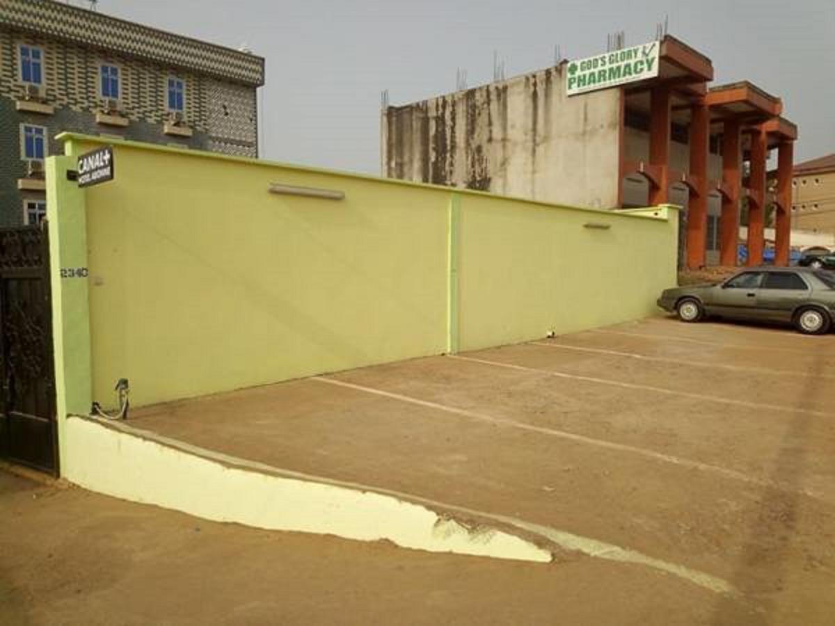 Liza Hotel Yaoundé Esterno foto
